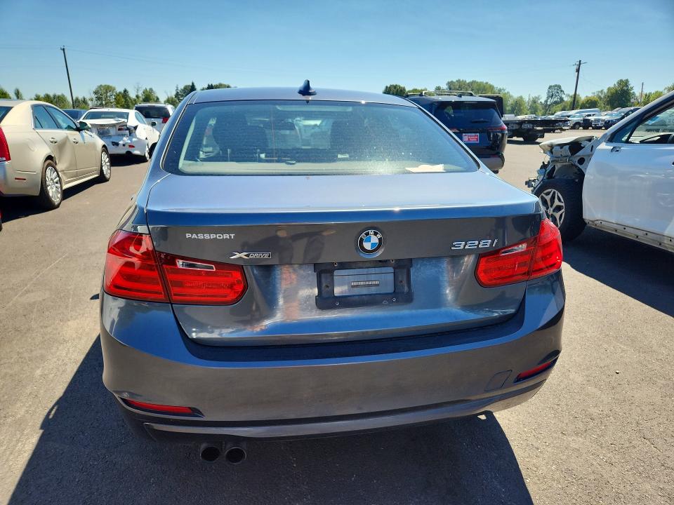 Photo 6 from auction – 2015 BMW 328 with VIN WBA3B5G59FNS16623
