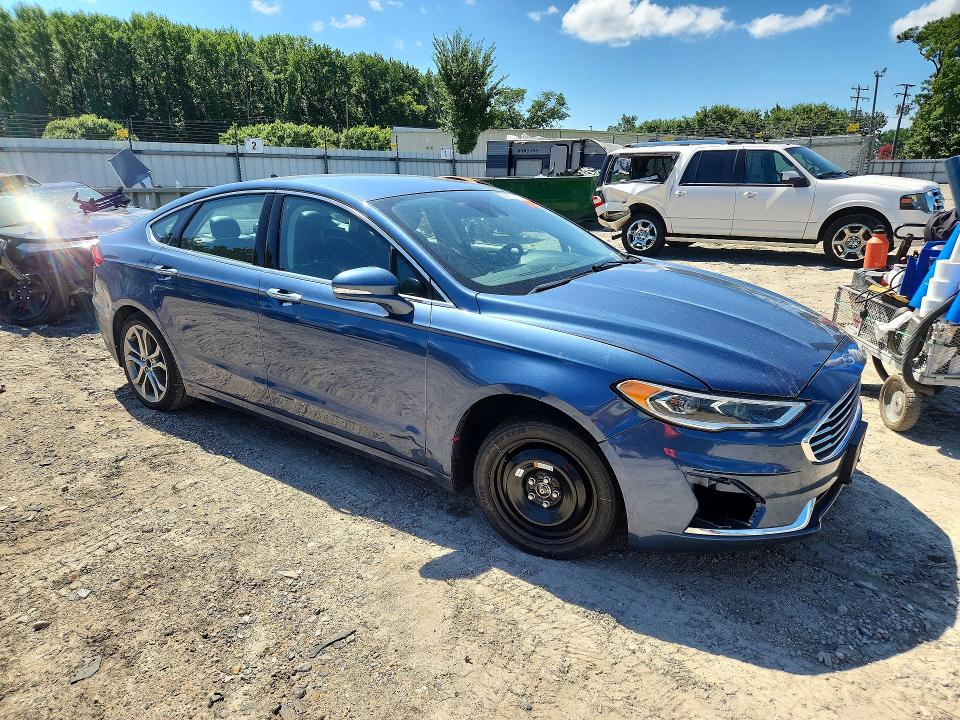 Photo 4 from auction – 2019 FORD FUSION with VIN 3FA6P0CD5KR128649