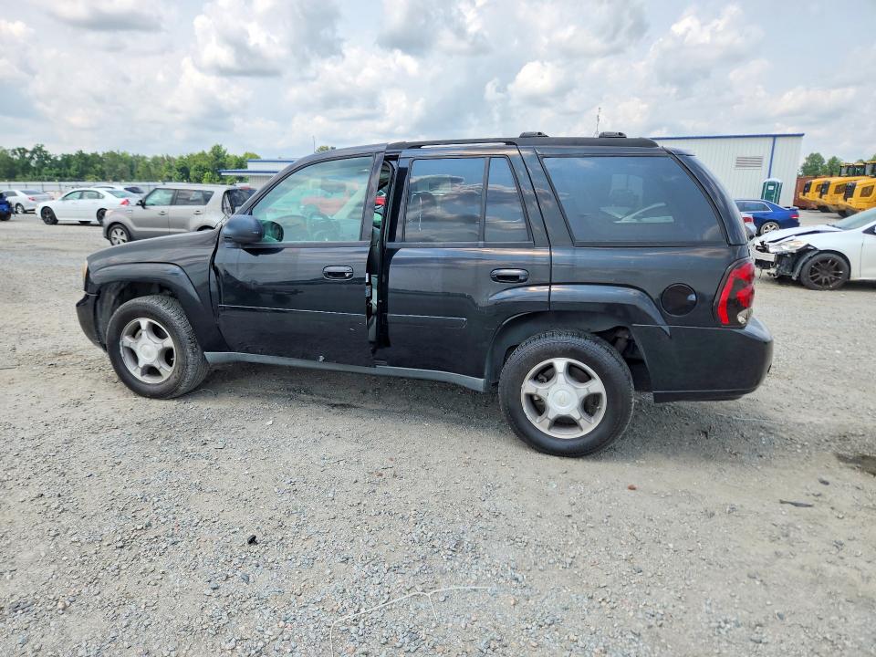 Photo 2 from auction – 2008 CHEVROLET TRAILBLAZER with VIN 1GNDS13S182221418