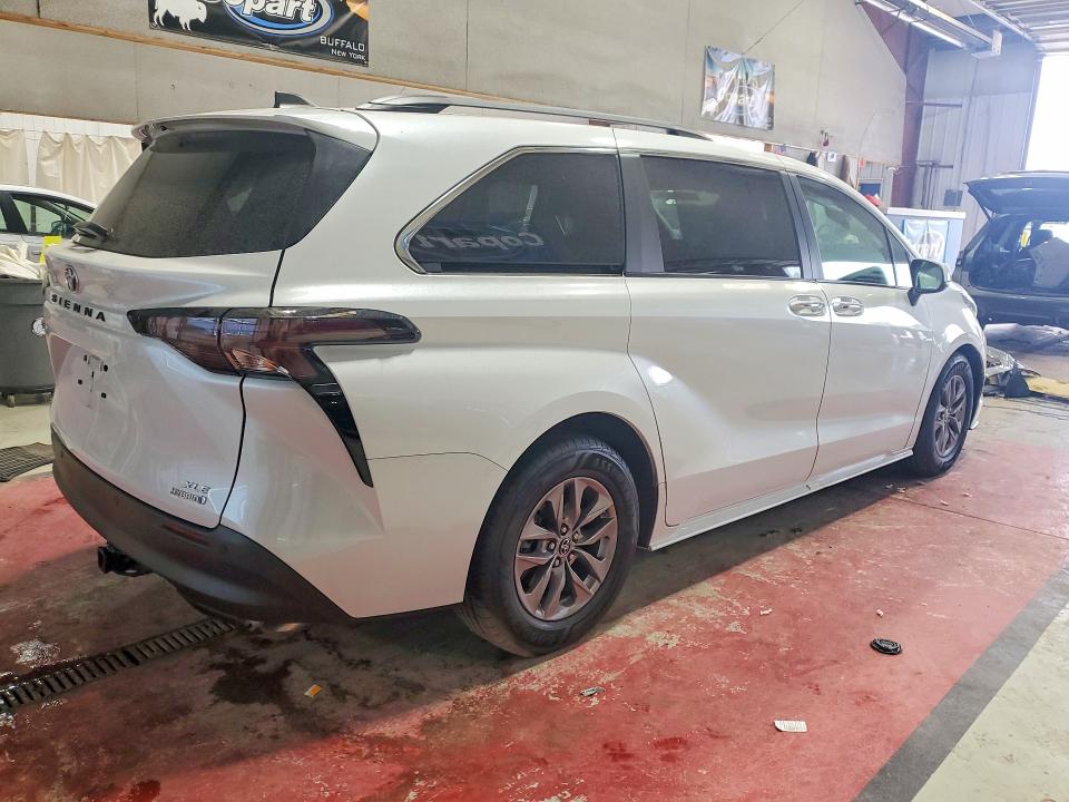 Photo 3 from auction – 2023 TOYOTA SIENNA with VIN 5TDYSKFC7PS079216