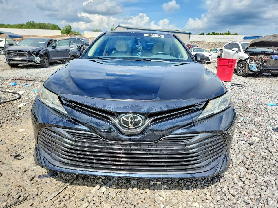 Photo 5 from auction – 2018 TOYOTA CAMRY with VIN 4T1B11HK7JU033178