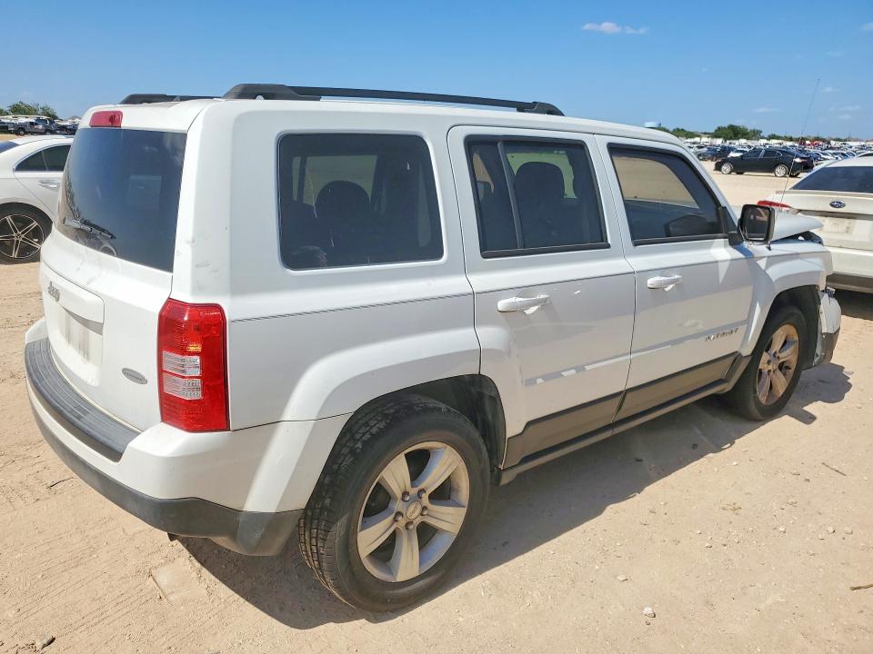Photo 3 from auction – 2017 JEEP PATRIOT with VIN 1C4NJPFA2HD102934