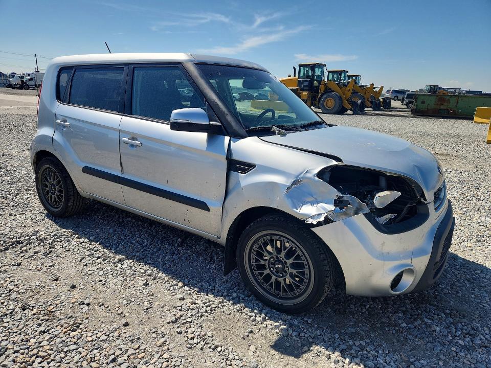 Photo 4 from auction – 2013 KIA SOUL with VIN KNDJT2A69D7558162