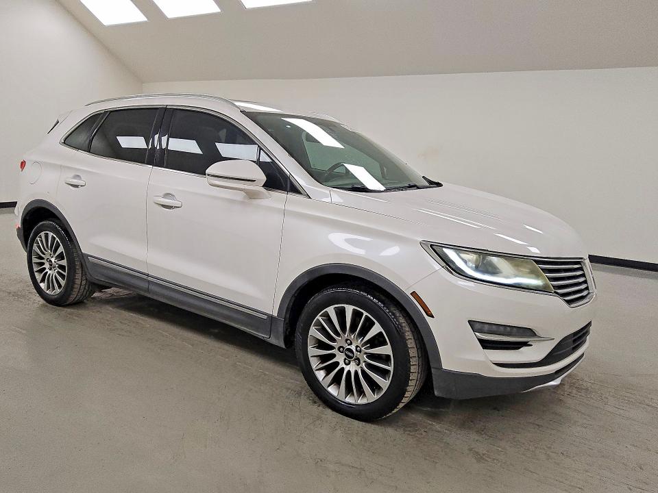Photo 4 from auction – 2017 LINCOLN MKC with VIN 5LMCJ3C9XHUL08490