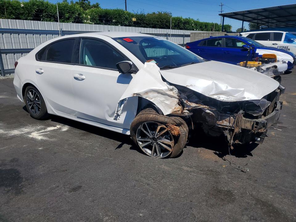 Photo 4 from auction – 2023 KIA FORTE with VIN 3KPF24AD4PE635804