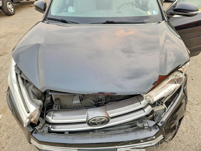 Photo 12 from auction – 2019 TOYOTA HIGHLANDER with VIN 5TDBZRFH9KS935940