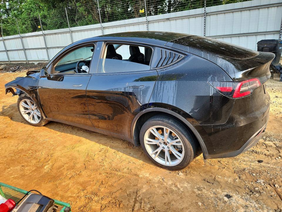 Zdjęcie 2 z aukcji – 2023 TESLA MODEL Y z VIN 7SAYGDEE8PA127844