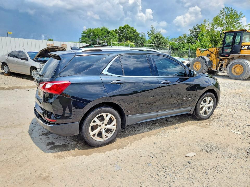 Photo 3 from auction – 2018 CHEVROLET EQUINOX with VIN 2GNAXMEV5J6230130