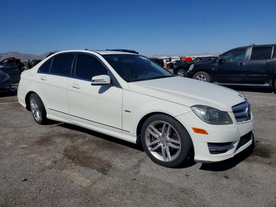 Photo 4 from auction – 2012 MERCEDES-BENZ C with VIN WDDGF4HB9CF853286
