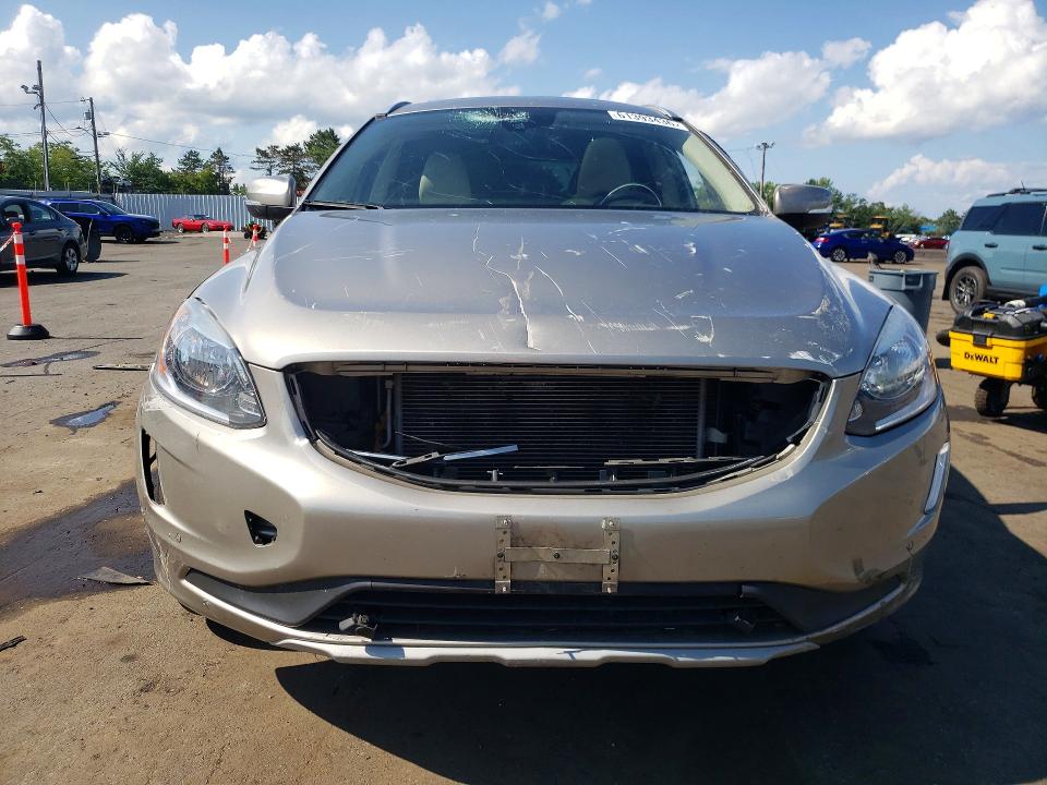 Photo 5 from auction – 2016 VOLVO XC60 with VIN YV4612RK2G2858752