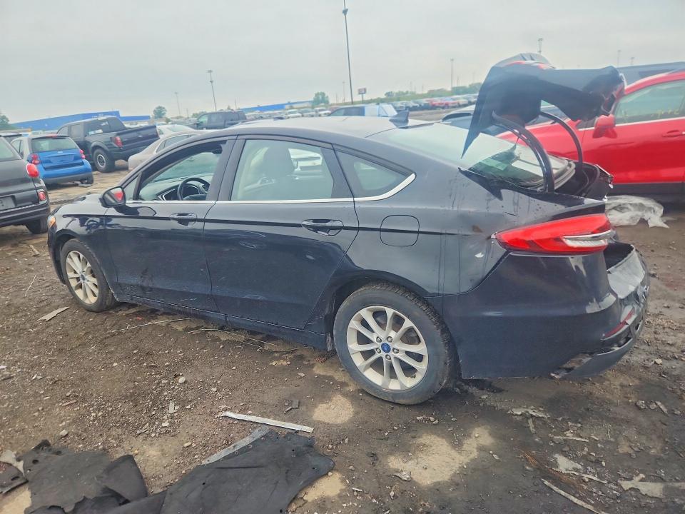 Photo 2 from auction – 2020 FORD FUSION with VIN 3FA6P0HD4LR145923