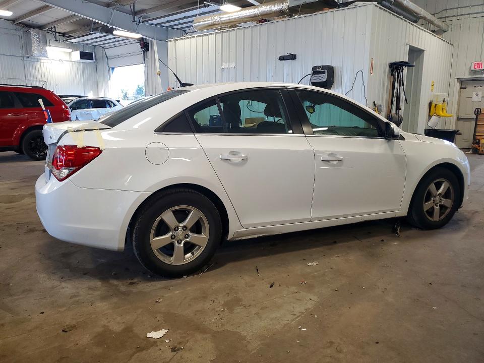 Photo 3 from auction – 2014 CHEVROLET CRUZE with VIN 1G1PC5SB9E7341096