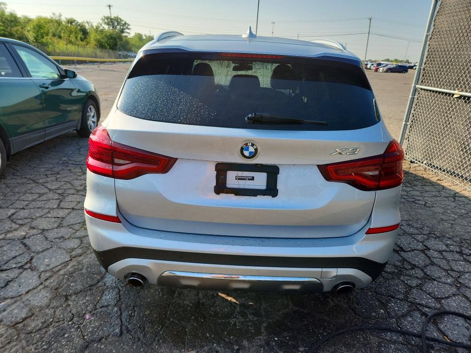 Photo 6 from auction – 2018 BMW X3 with VIN 5UXTR9C55JLC83687