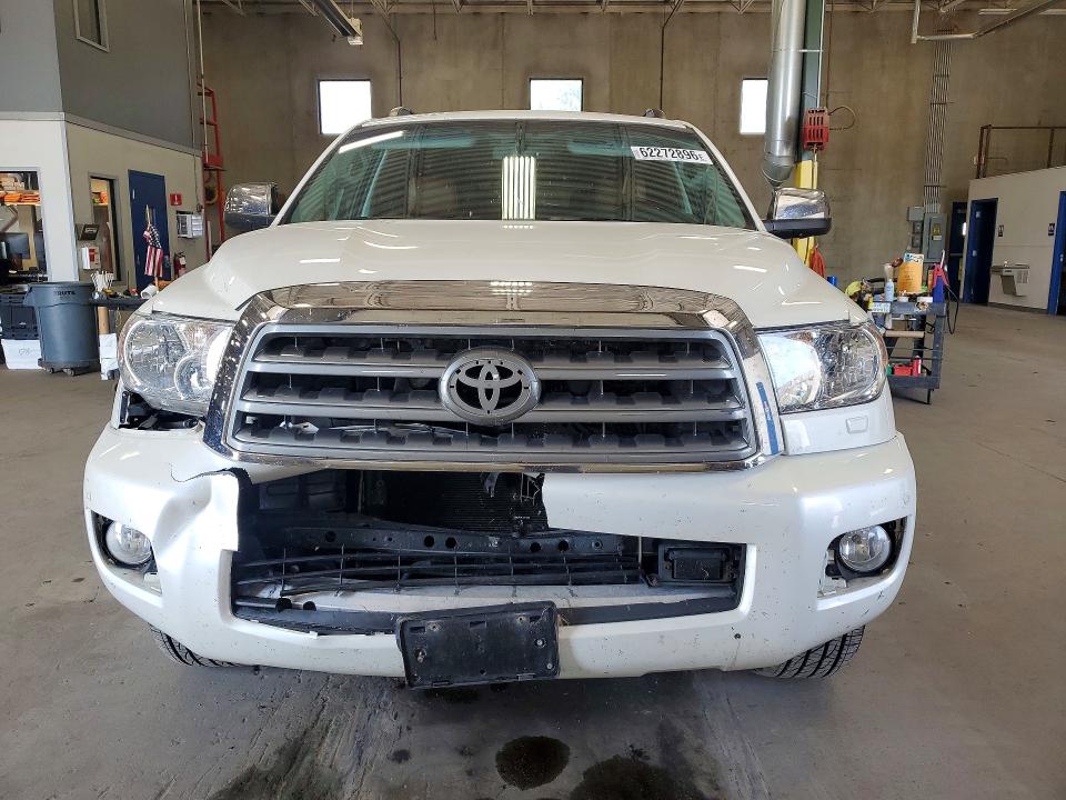 Photo 5 from auction – 2015 TOYOTA SEQUOIA with VIN 5TDDW5G17FS121240