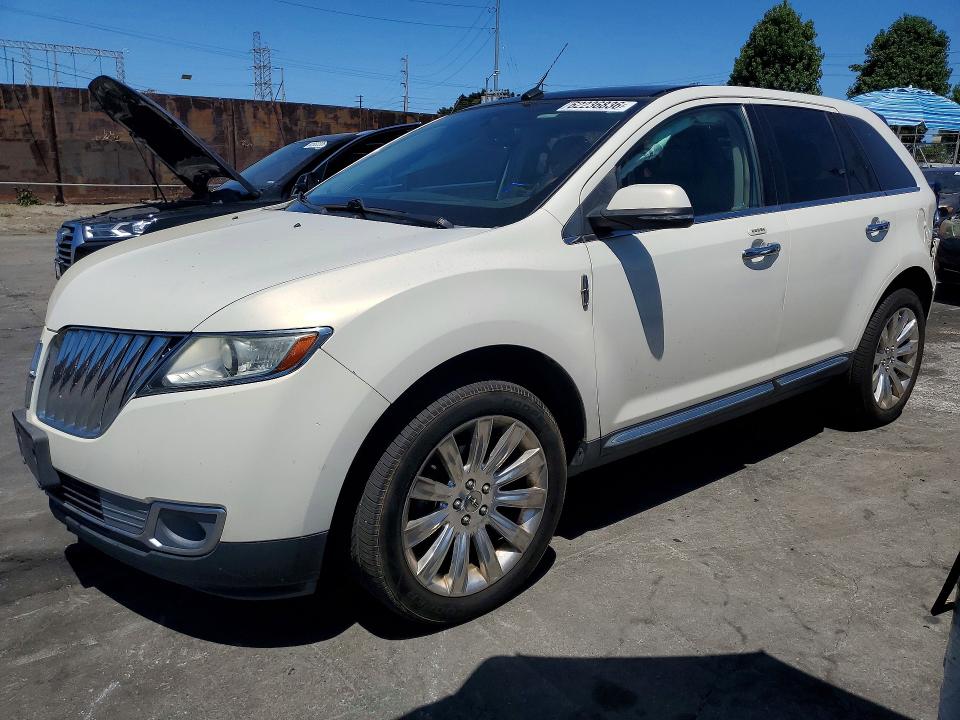 LINCOLN MKX 2013 with VIN 2LMDJ6JK5DBL46499 - Photo from auction