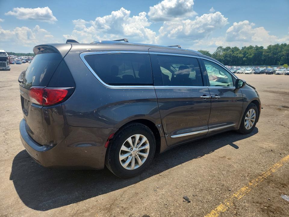 Снимка 3 от търг – 2018 CHRYSLER PACIFICA с VIN 2C4RC1BG2JR269607