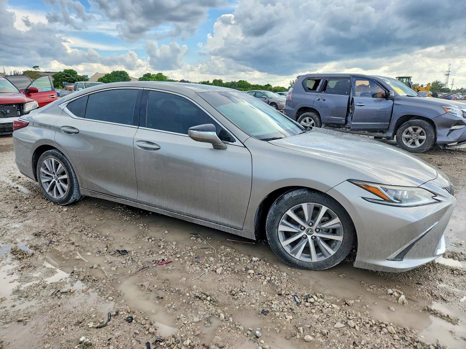 Photo 4 from auction – 2021 LEXUS ES 350 with VIN 58ADZ1B17MU089023