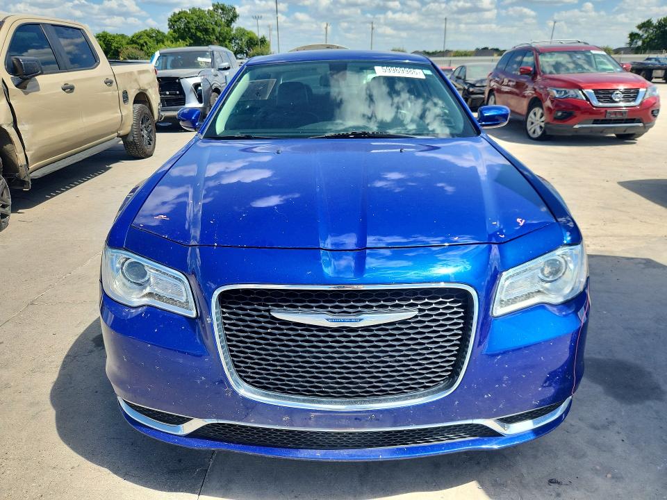 Photo 5 from auction – 2019 CHRYSLER 300 with VIN 2C3CCAAG1KH517204
