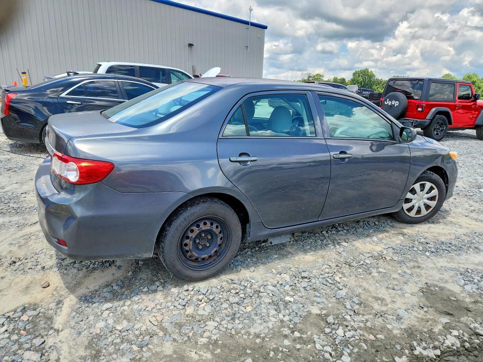Photo 3 from auction – 2013 TOYOTA COROLLA with VIN 2T1BU4EE4DC110070
