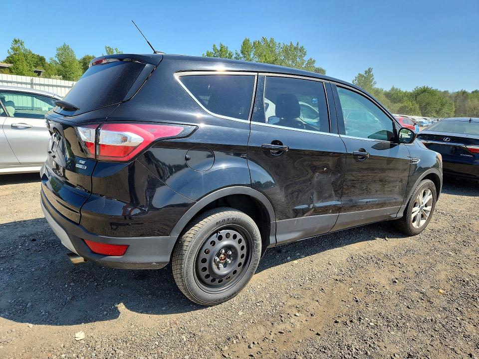 Photo 3 from auction – 2017 FORD ESCAPE with VIN 1FMCU9GD4HUD14071