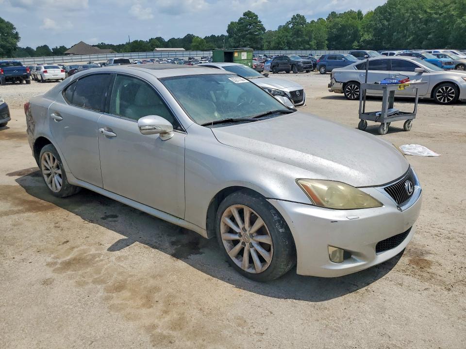 Photo 4 from auction – 2009 LEXUS IS with VIN JTHCK262695035717