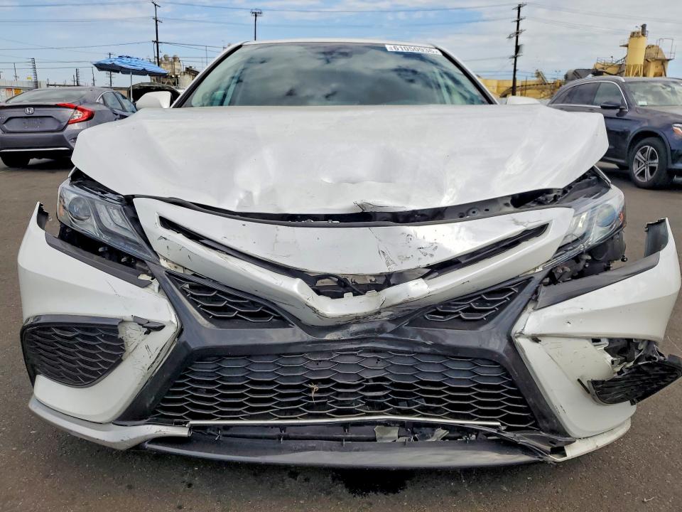 Photo 5 from auction – 2021 TOYOTA CAMRY with VIN 4T1K31AK3MU567173