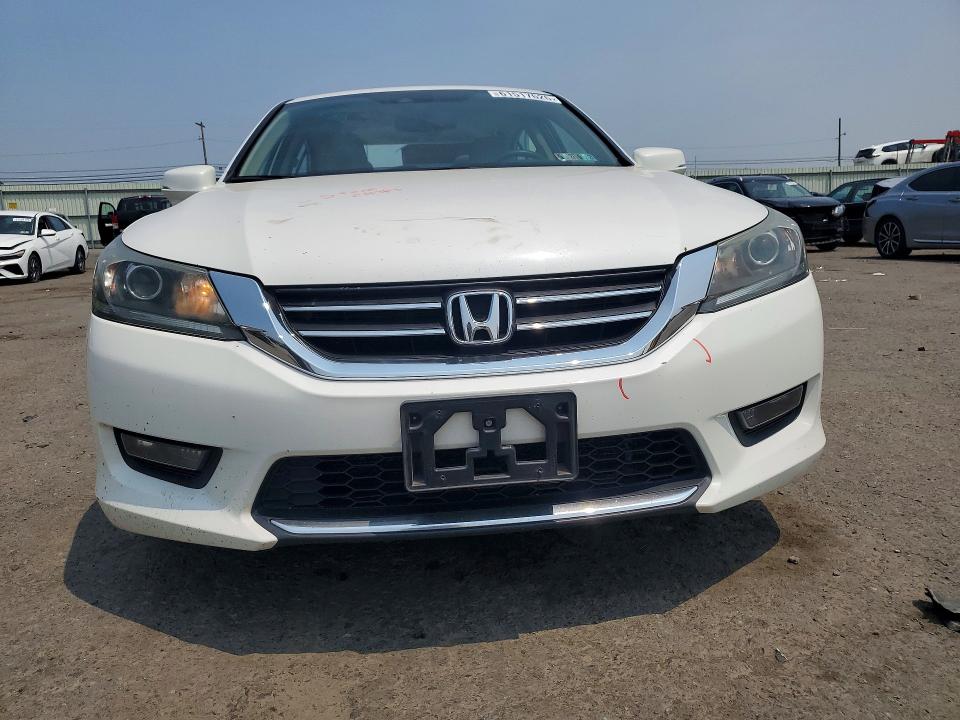 Photo 5 from auction – 2015 HONDA ACCORD with VIN 1HGCR2F88FA131757