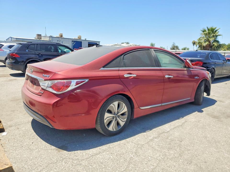 Photo 3 from auction – 2014 HYUNDAI SONATA with VIN KMHEC4A41EA111806