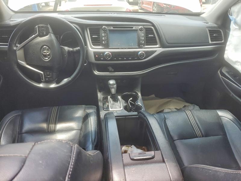 Photo 8 from auction – 2017 TOYOTA HIGHLANDER with VIN 5TDKZRFH3HS520055
