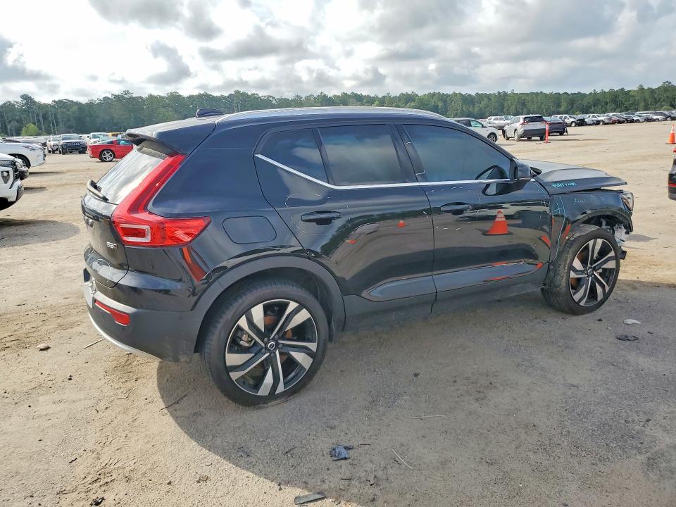 Photo 3 from auction – 2025 VOLVO XC40 with VIN YV4L12UE2S2486066
