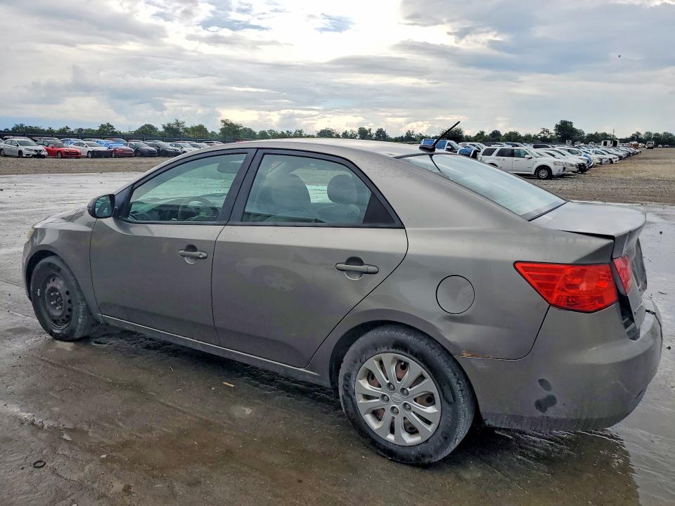 Photo 2 from auction – 2011 KIA FORTE with VIN KNAFU4A21B5465976