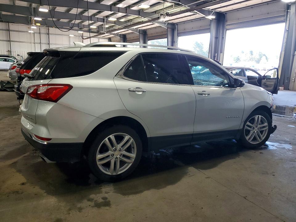 Photo 3 from auction – 2019 CHEVROLET EQUINOX with VIN 2GNAXYEX4K6230341