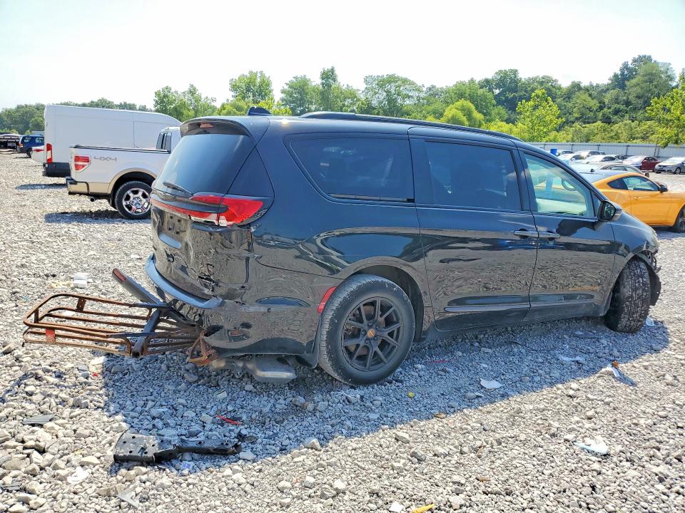 Photo 3 from auction – 2023 CHRYSLER PACIFICA with VIN 2C4RC3BG1PR605428