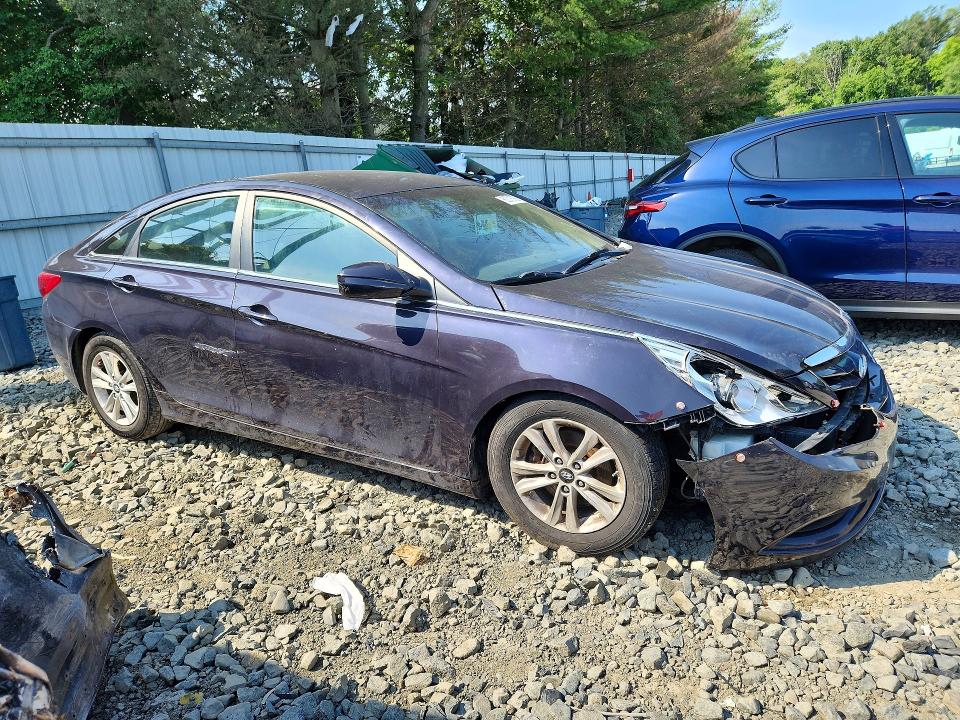Photo 4 from auction – 2011 HYUNDAI SONATA with VIN 5NPEB4AC6BH025345