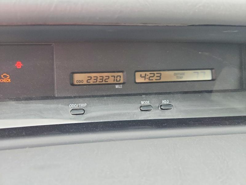 Photo 9 from auction – 2002 TOYOTA AVALON with VIN 4T1BF28B92U253608