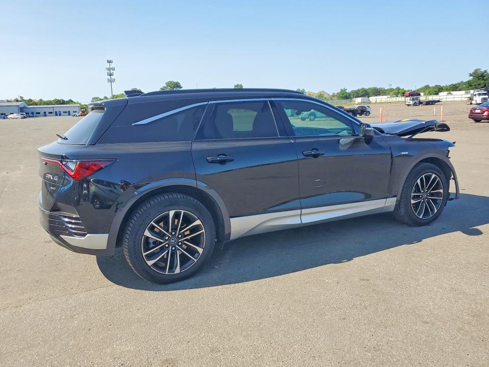 Photo 3 from auction – 2024 ACURA ZDX with VIN 4W5KHNRL3RZ512374