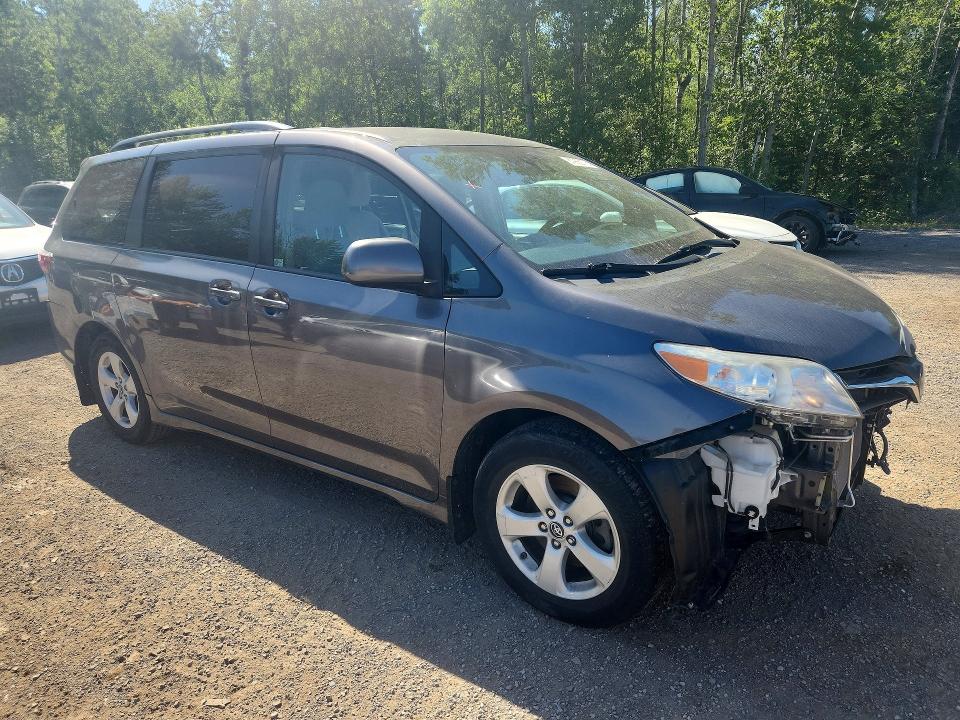 Photo 4 from auction – 2019 TOYOTA SIENNA with VIN 5TDKZ3DC8KS978945
