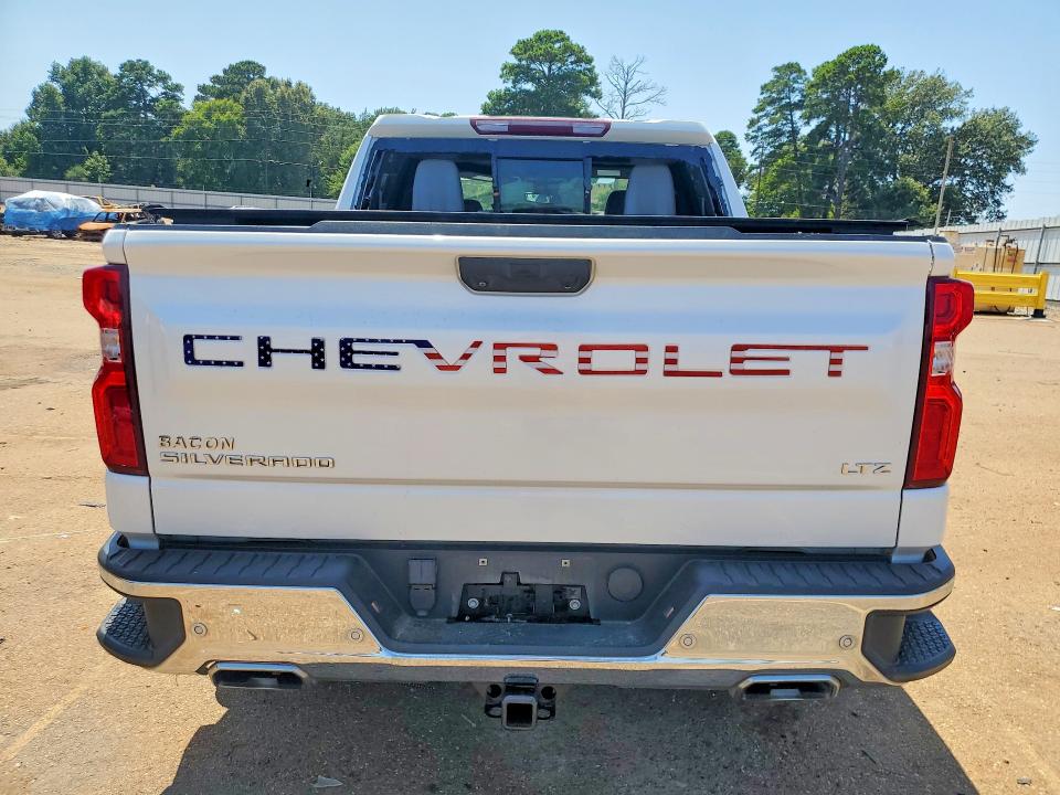 Photo 6 from auction – 2023 CHEVROLET SILVERADO with VIN 1GCUDGE83PZ285604