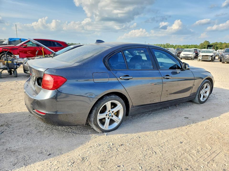 Photo 3 from auction – 2013 BMW 328 with VIN WBA3A5G54DNP21758