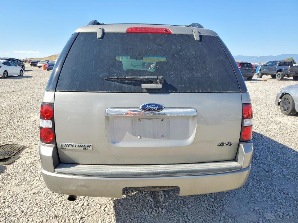 Photo 6 from auction – 2008 FORD EXPLORER with VIN 1FMEU73E48UA10623