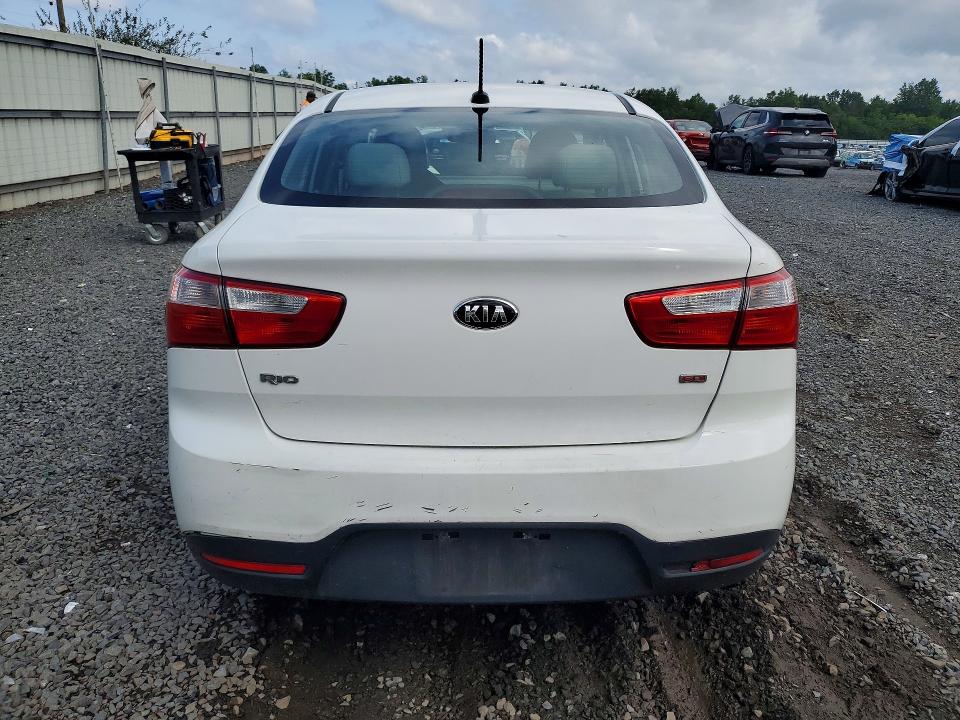 Photo 6 from auction – 2015 KIA RIO with VIN KNADM4A35F6466614