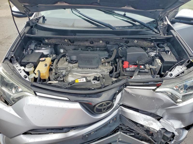 Photo 12 from auction – 2018 TOYOTA RAV4 with VIN JTMWFREV9JD112839