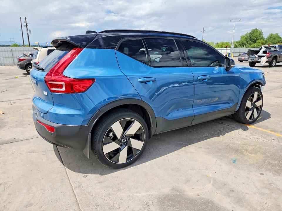 Photo 3 from auction – 2023 VOLVO XC40 with VIN YV4ED3UM9P2072464