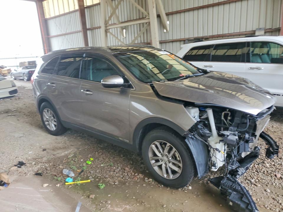 Photo 4 from auction – 2017 KIA SORENTO with VIN 5XYPHDA52HG313453