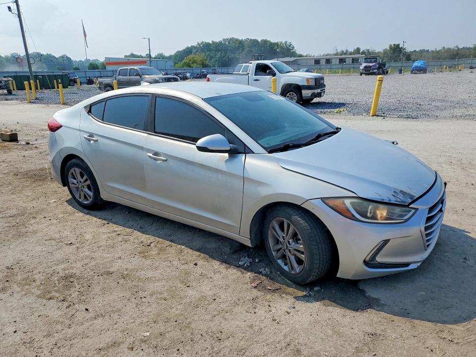Photo 4 from auction – 2017 HYUNDAI ELANTRA with VIN 5NPD84LF5HH035634