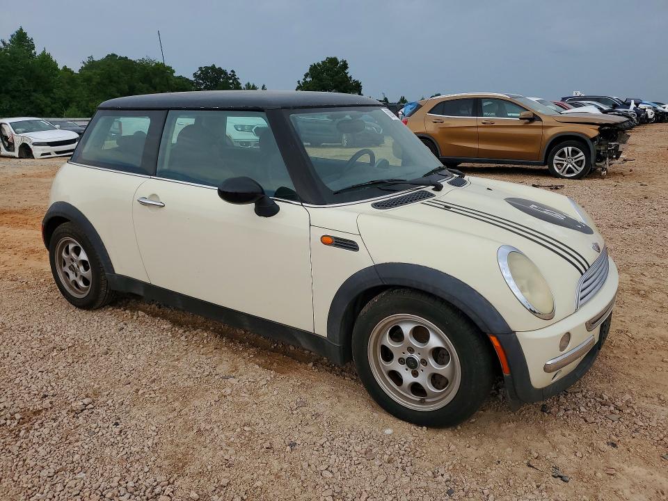 Photo 4 from auction – 2003 MINI COOPER with VIN WMWRC334X3TE13318