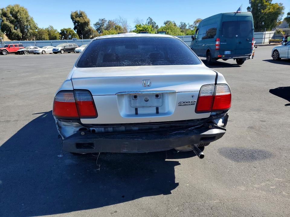 Photo 6 from auction – 1997 HONDA ACCORD with VIN 1HGCD5600VA273139