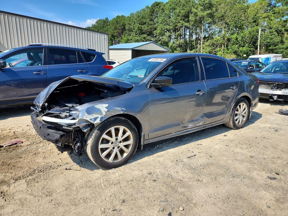 VOLKSWAGEN JETTA 2015 с VIN 3VWD17AJ1FM300759 - Снимка от търг