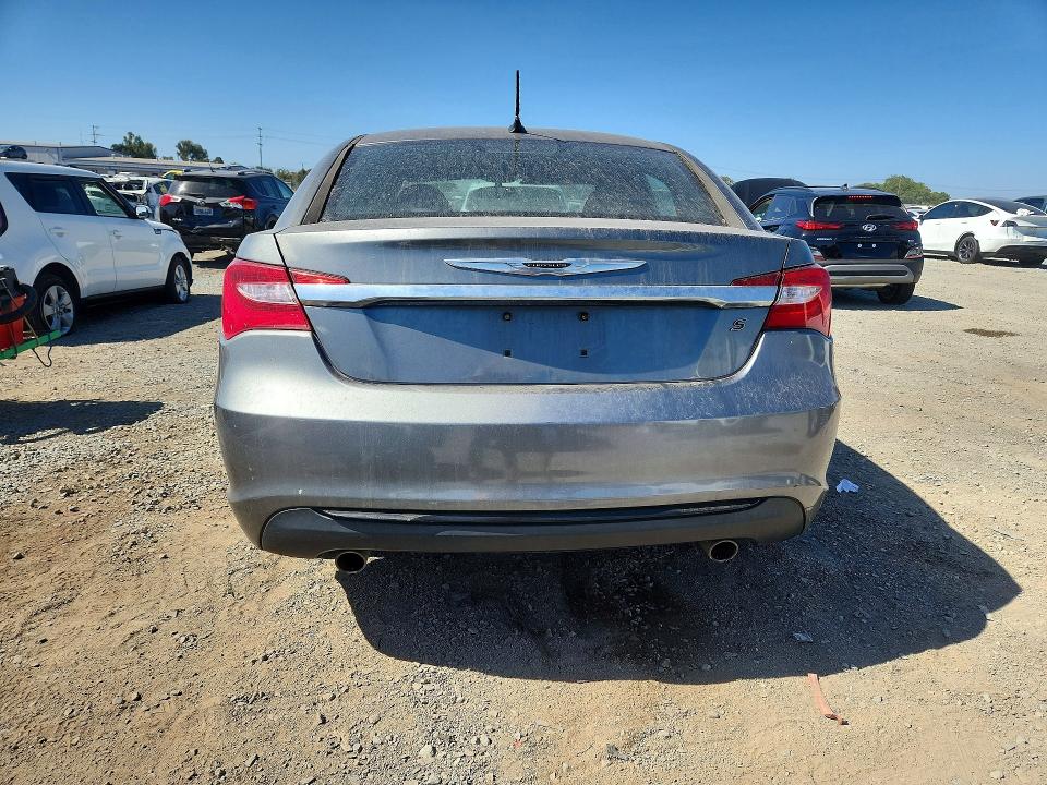 Photo 6 from auction – 2012 CHRYSLER 200 with VIN 1C3CCBBG4CN304695