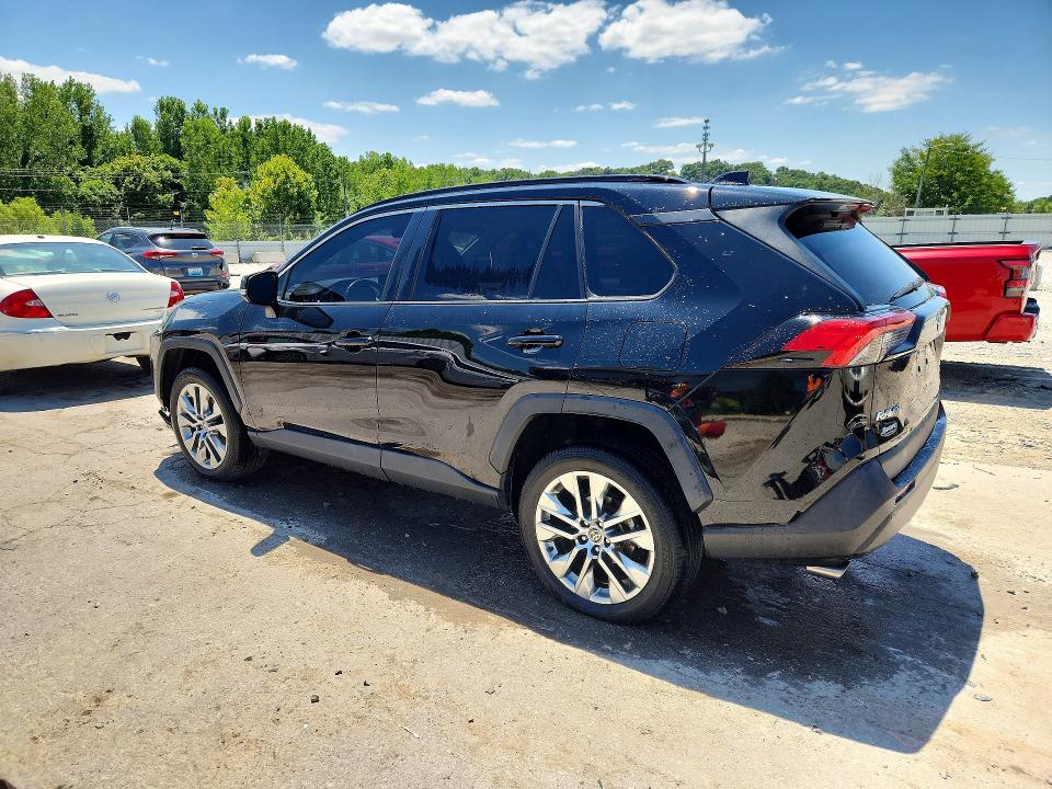 Photo 2 from auction – 2021 TOYOTA RAV4 with VIN 2T3A1RFV3MC208904